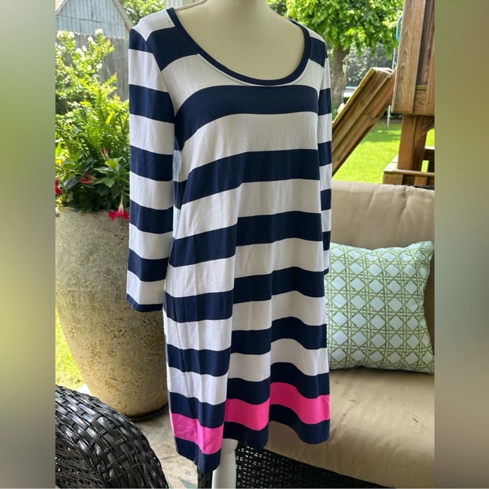 Lilly Pulitzer Pink and Navy Trim Detail